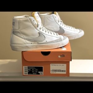 The Women’s Nike Blazer Mid ‘77 Vintage “White/Metallic Silver” SUPER CLEAN